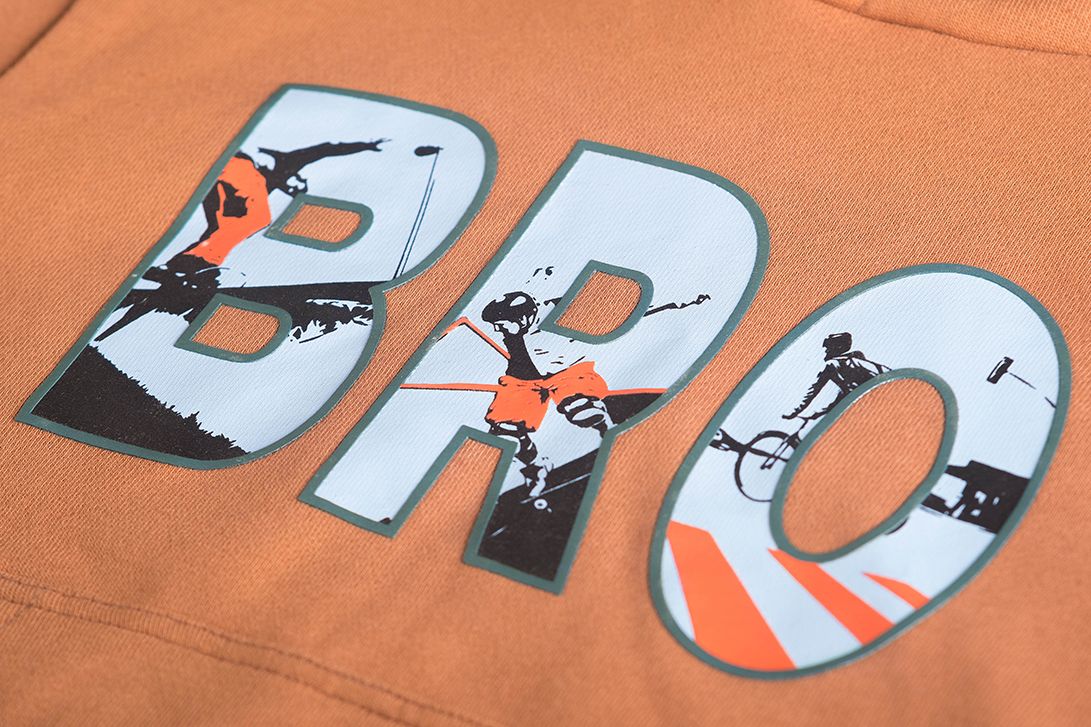 "Detailopname van Someone AWAITS sweater – katoen-polyester stof"