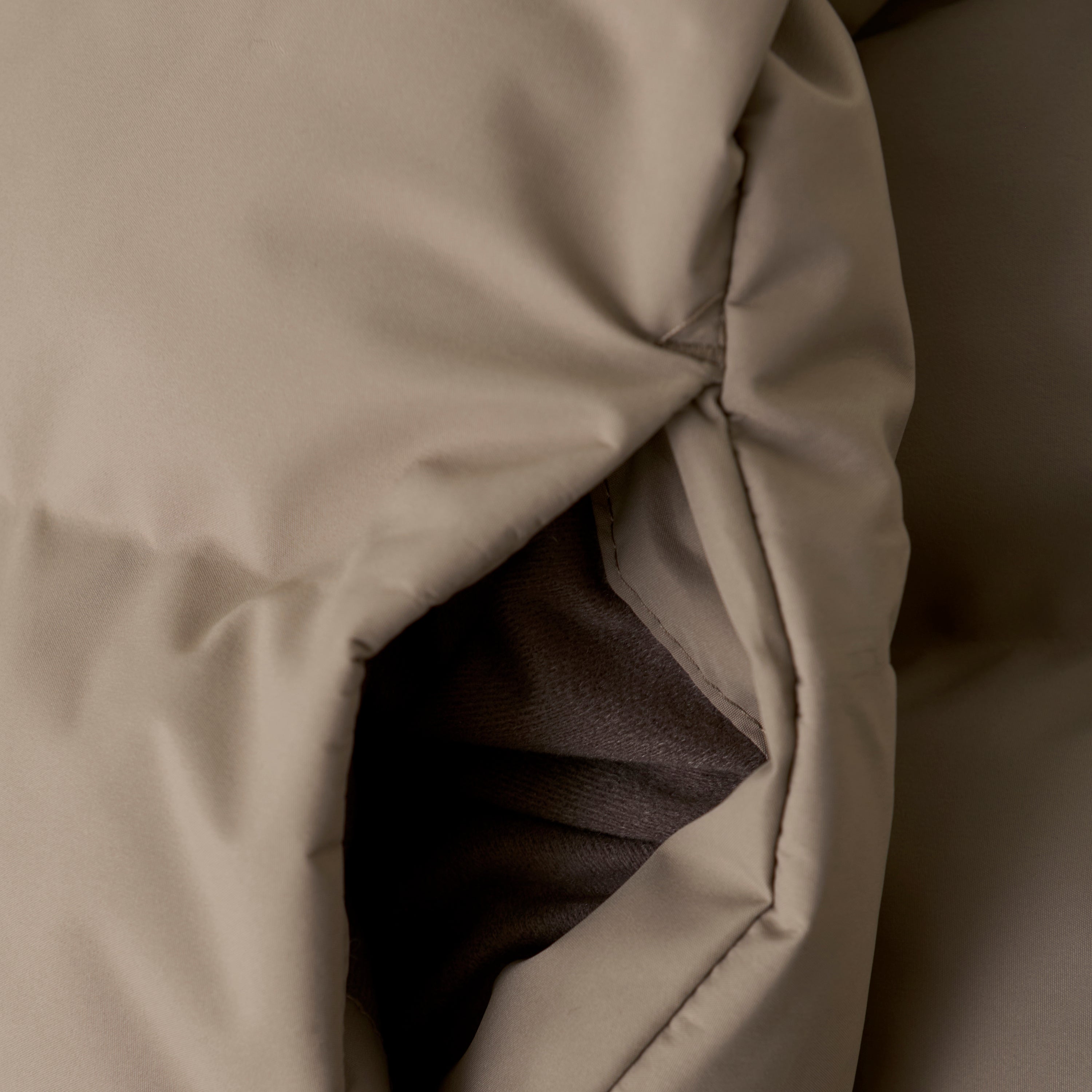 En Fant Jacket Quilt Solid Seamless Channels - Fungi Detailfoto