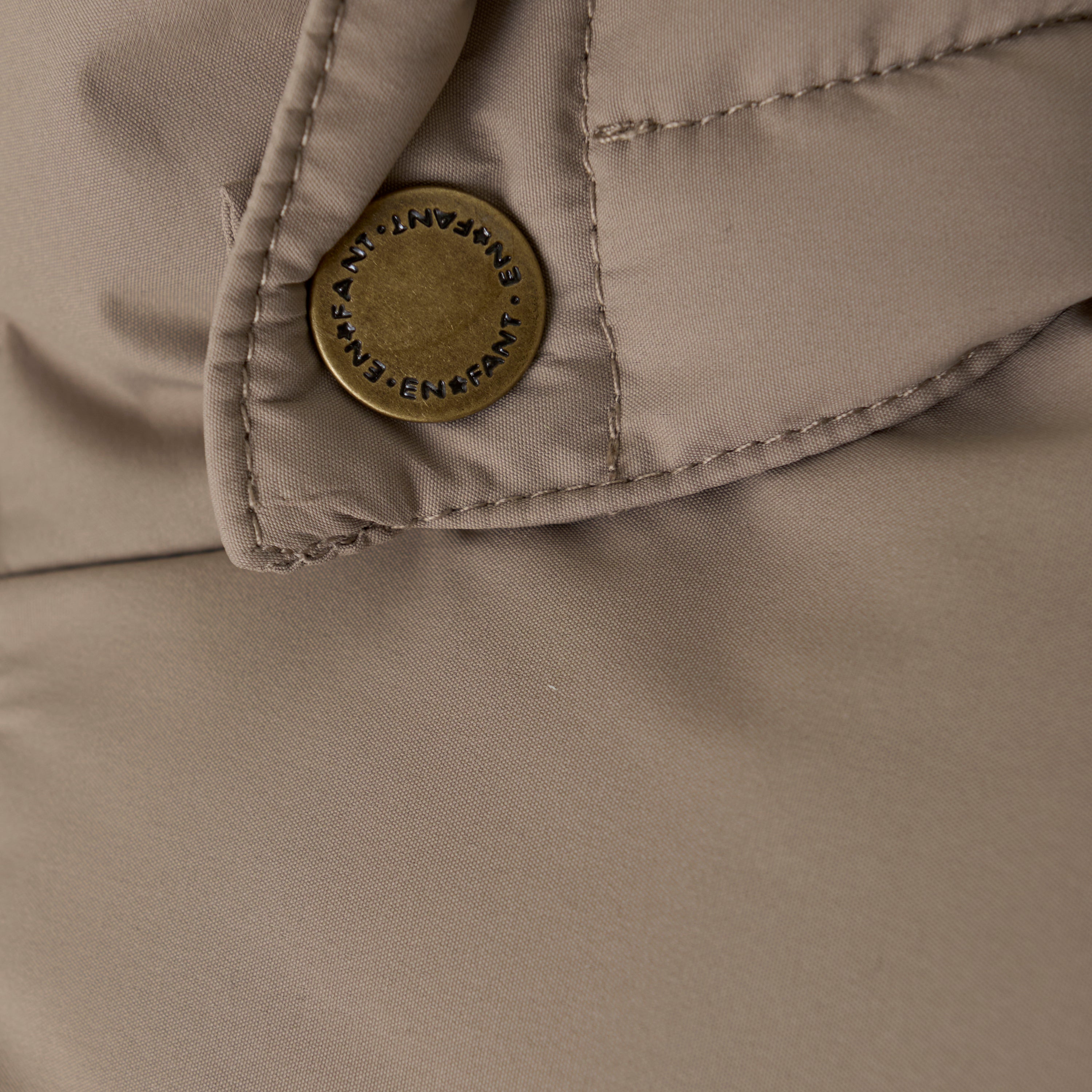 En Fant Jacket Quilt Solid Seamless Channels - Fungi Detailfoto