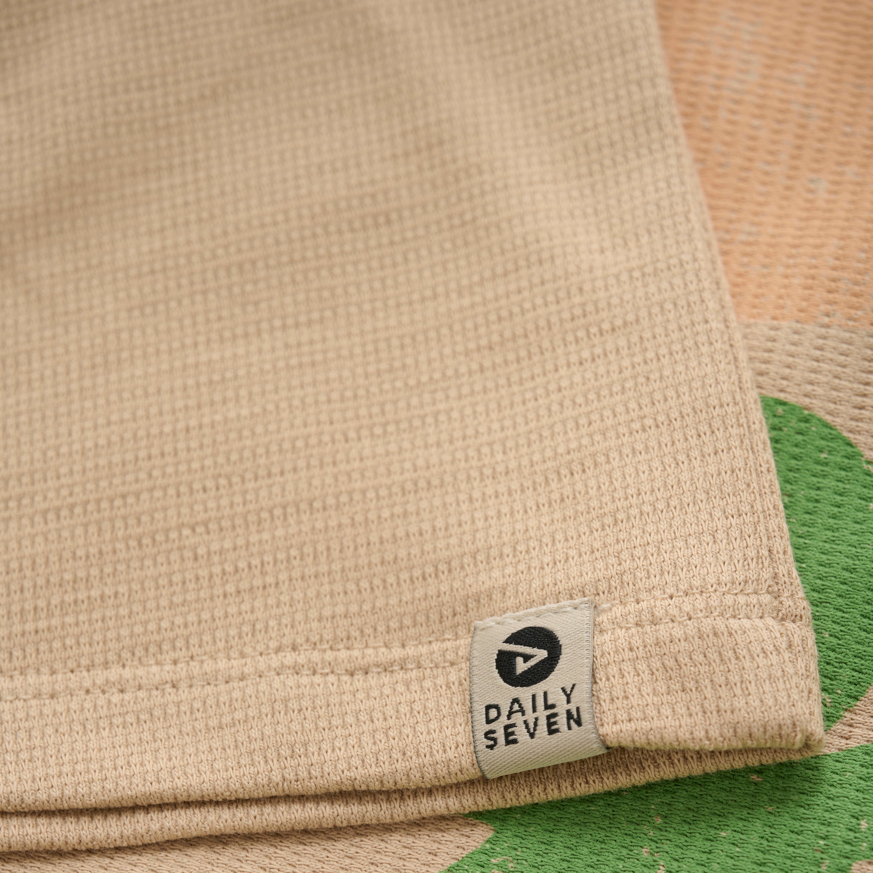 Daily7 T-Shirt Structure Print - Latte Sand detail