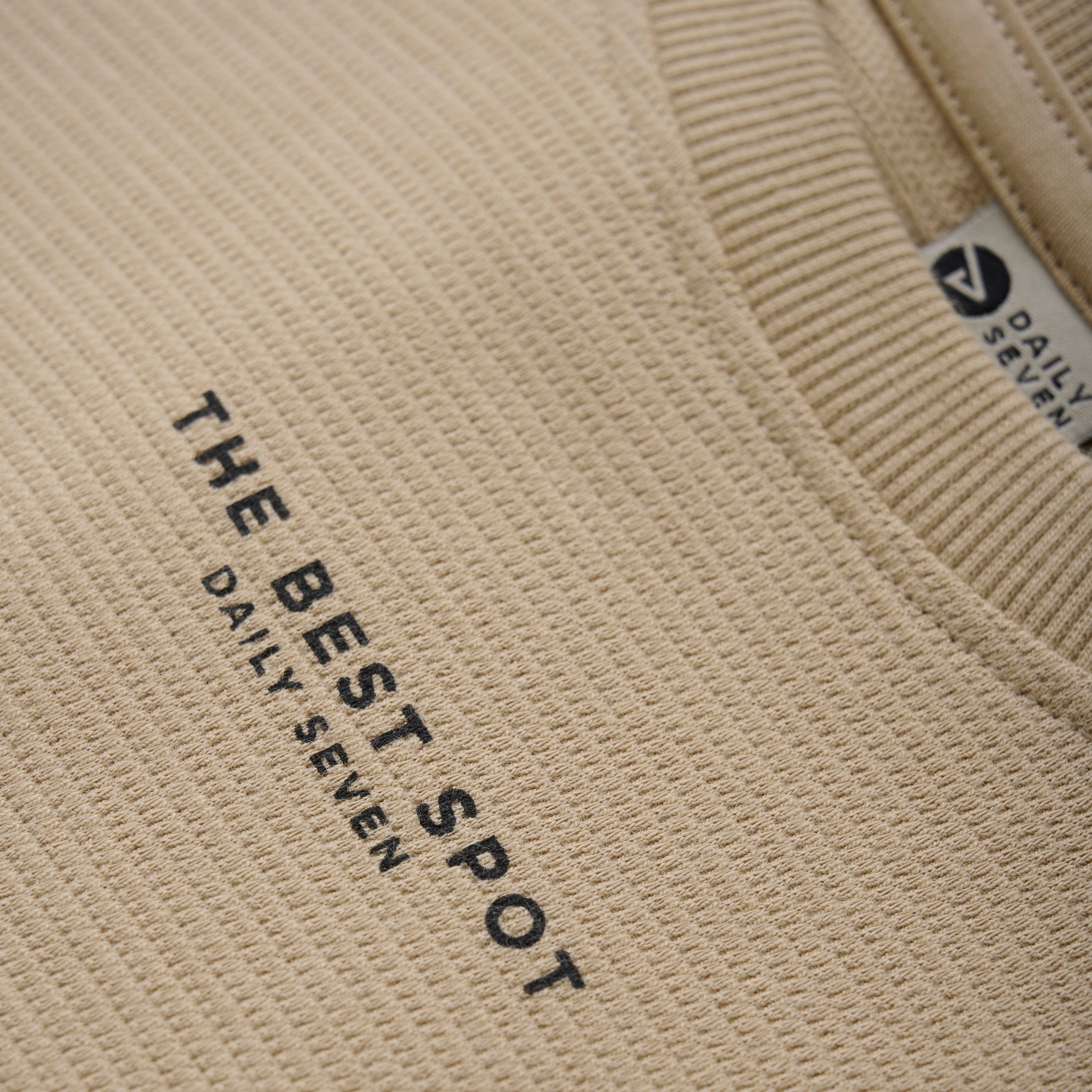 Daily7 T-Shirt Structure Print - Latte Sand detail