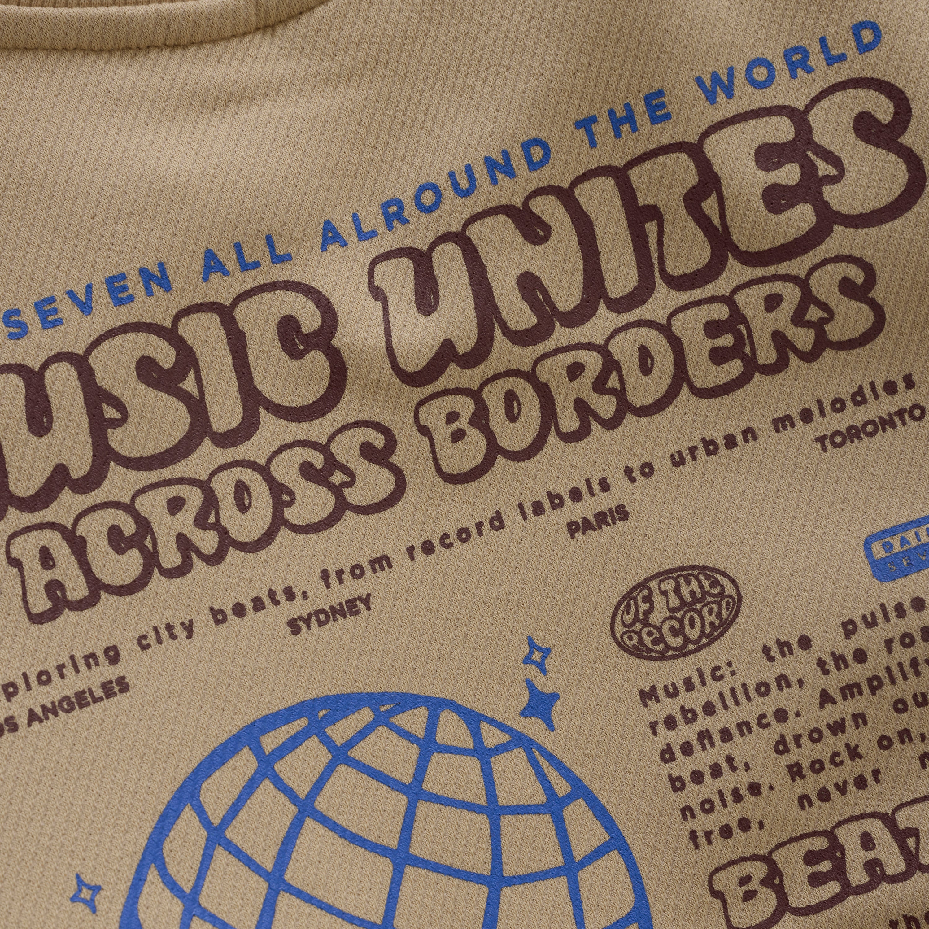 DAILY7 Oversized Sweater Music - Latte Sand detail