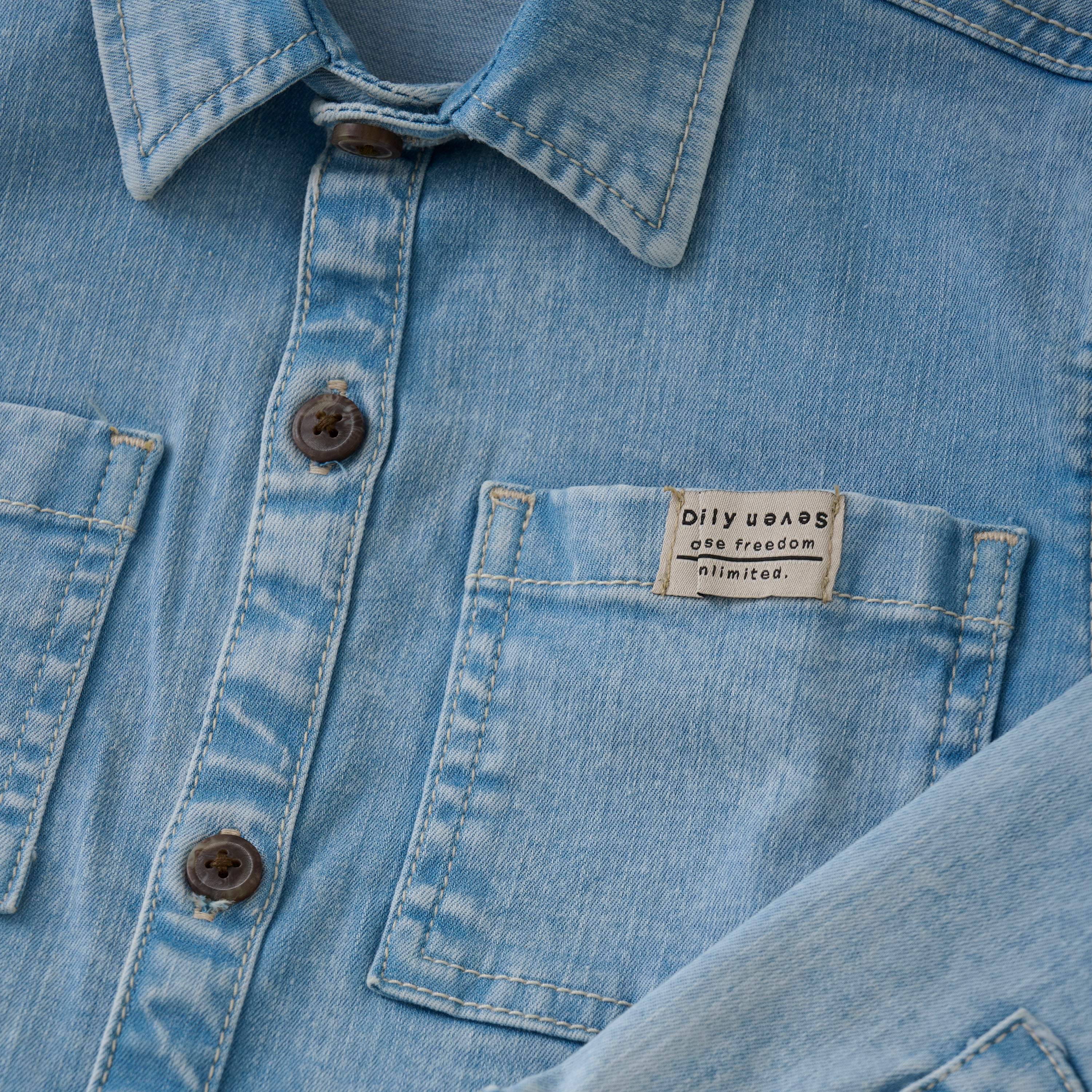 DAILY7 Denim Shirt Backprint - Denim detail