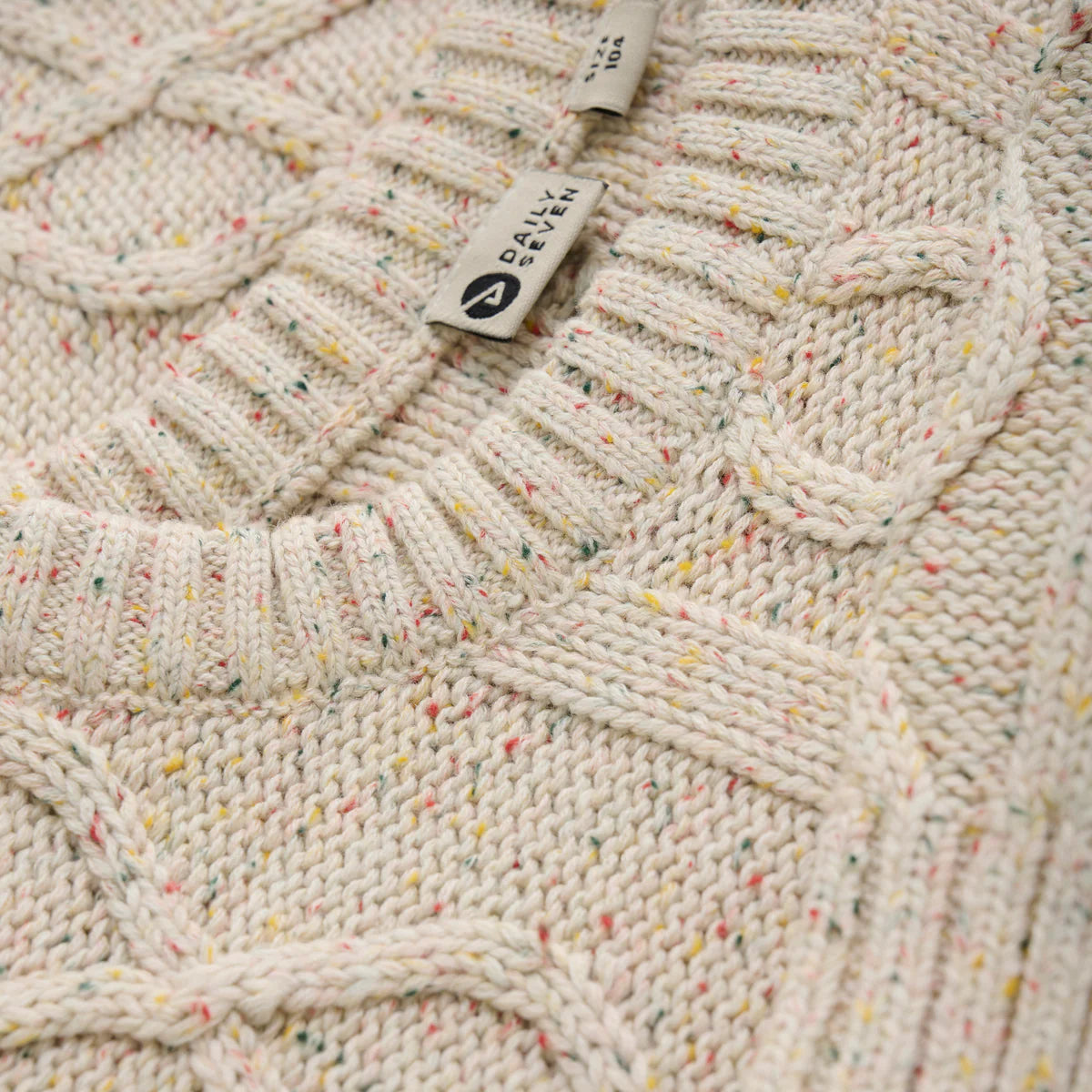 DAILY7 Knitted Sweater Cable - Sandshell Detailfoto
