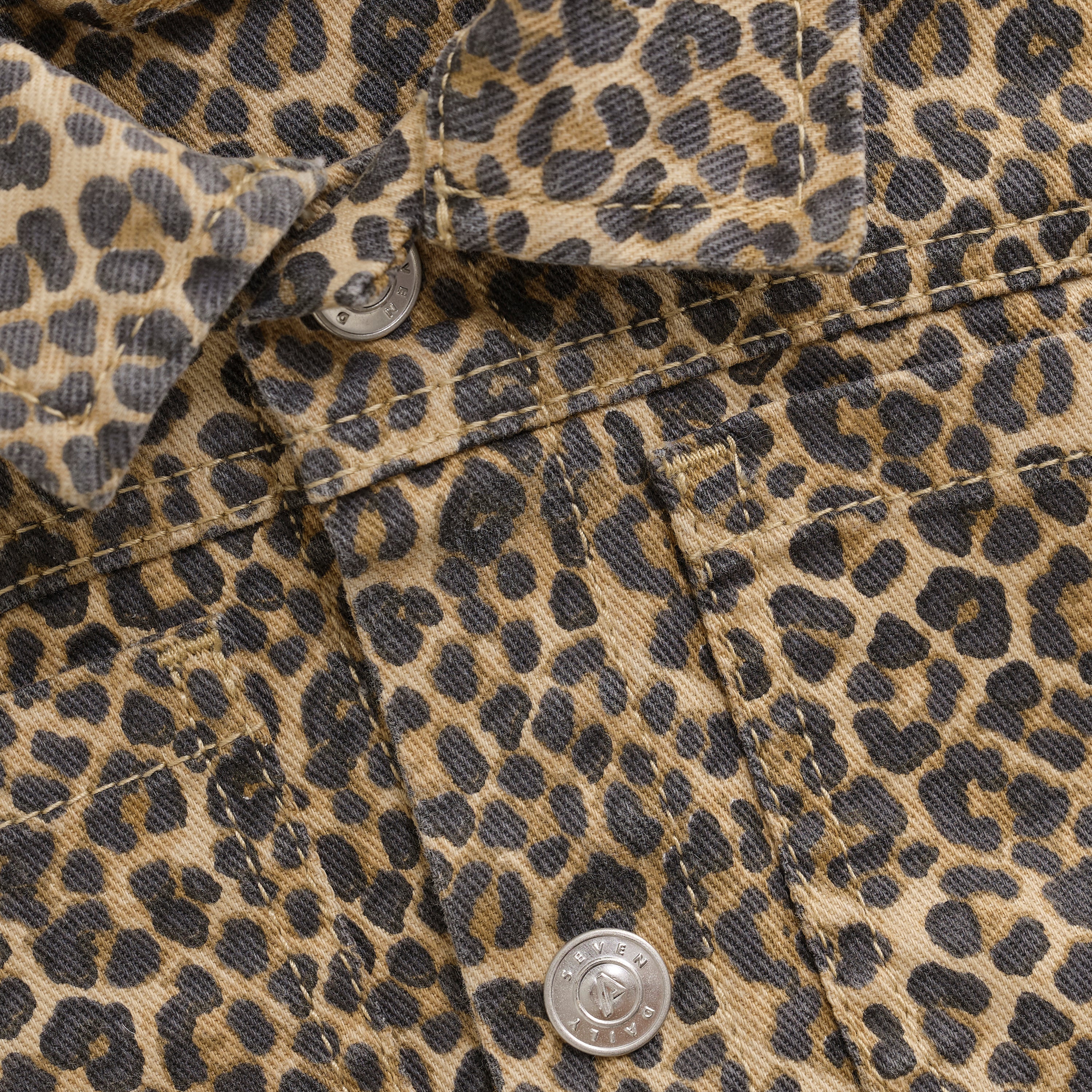 DAILY7 Twill Jacket Animal panterprint detail