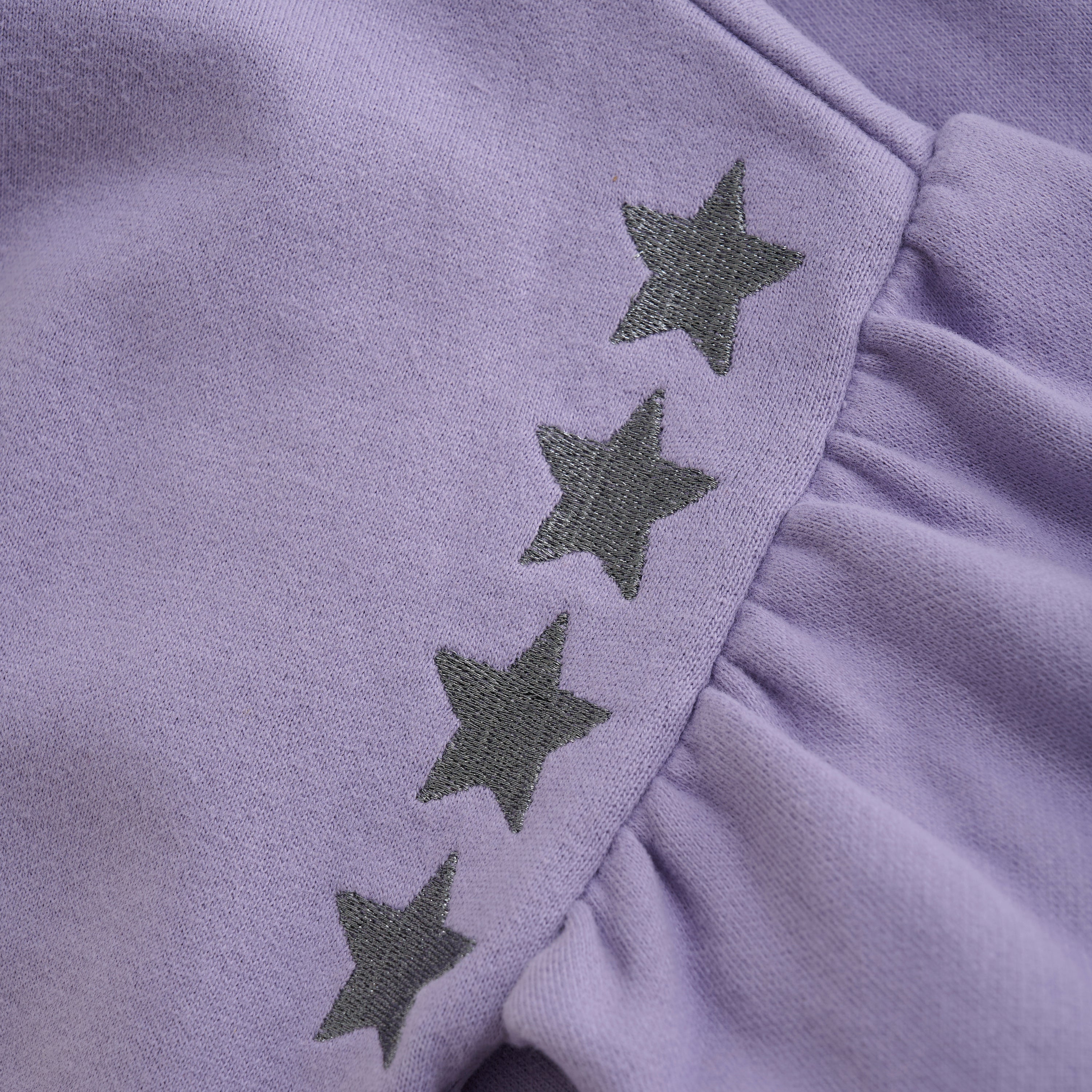 DAILY7 Sweater Embroidery Sleeve detail