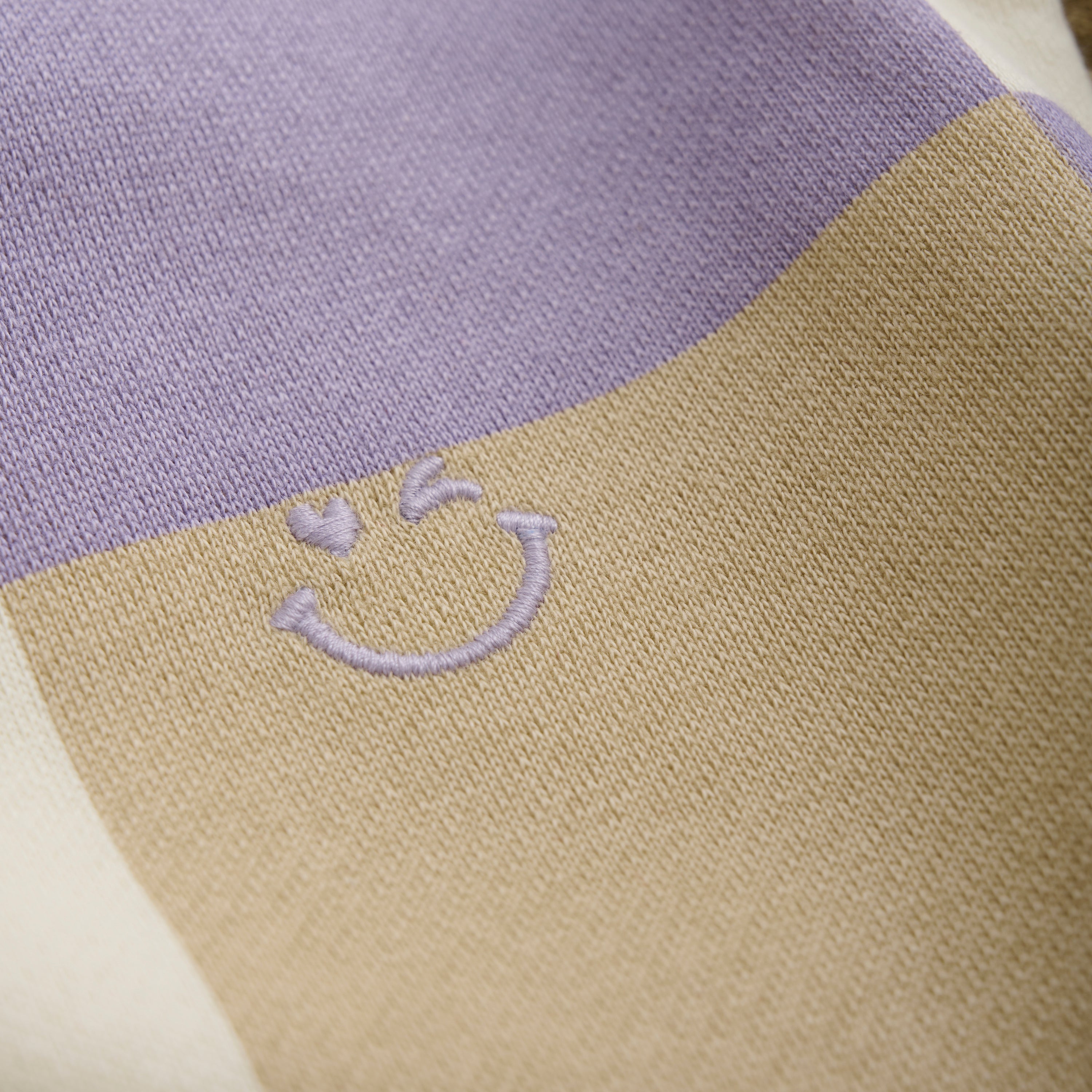 DAILY7 Sweater Check detail