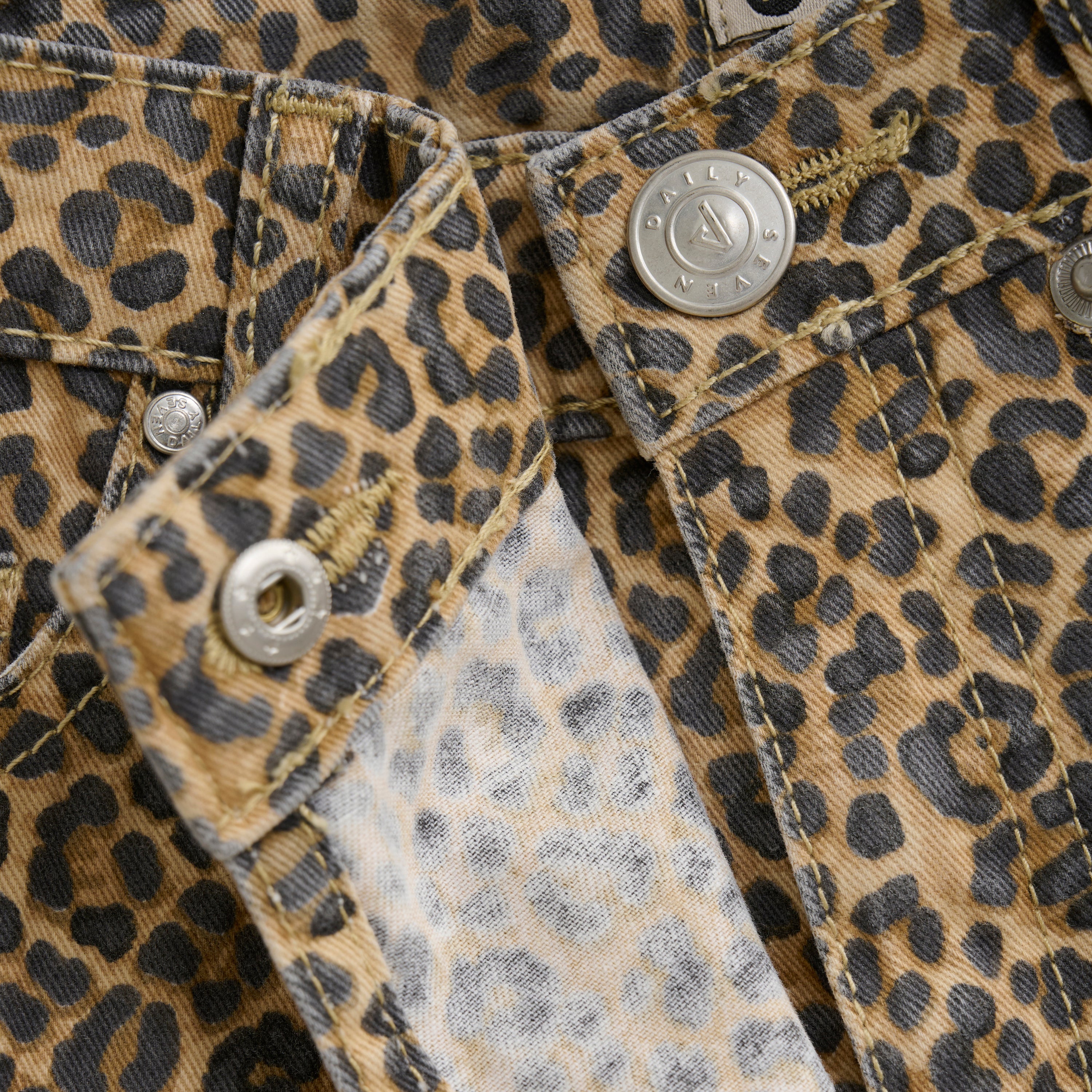 DAILY7 Twill Skort Animal detail