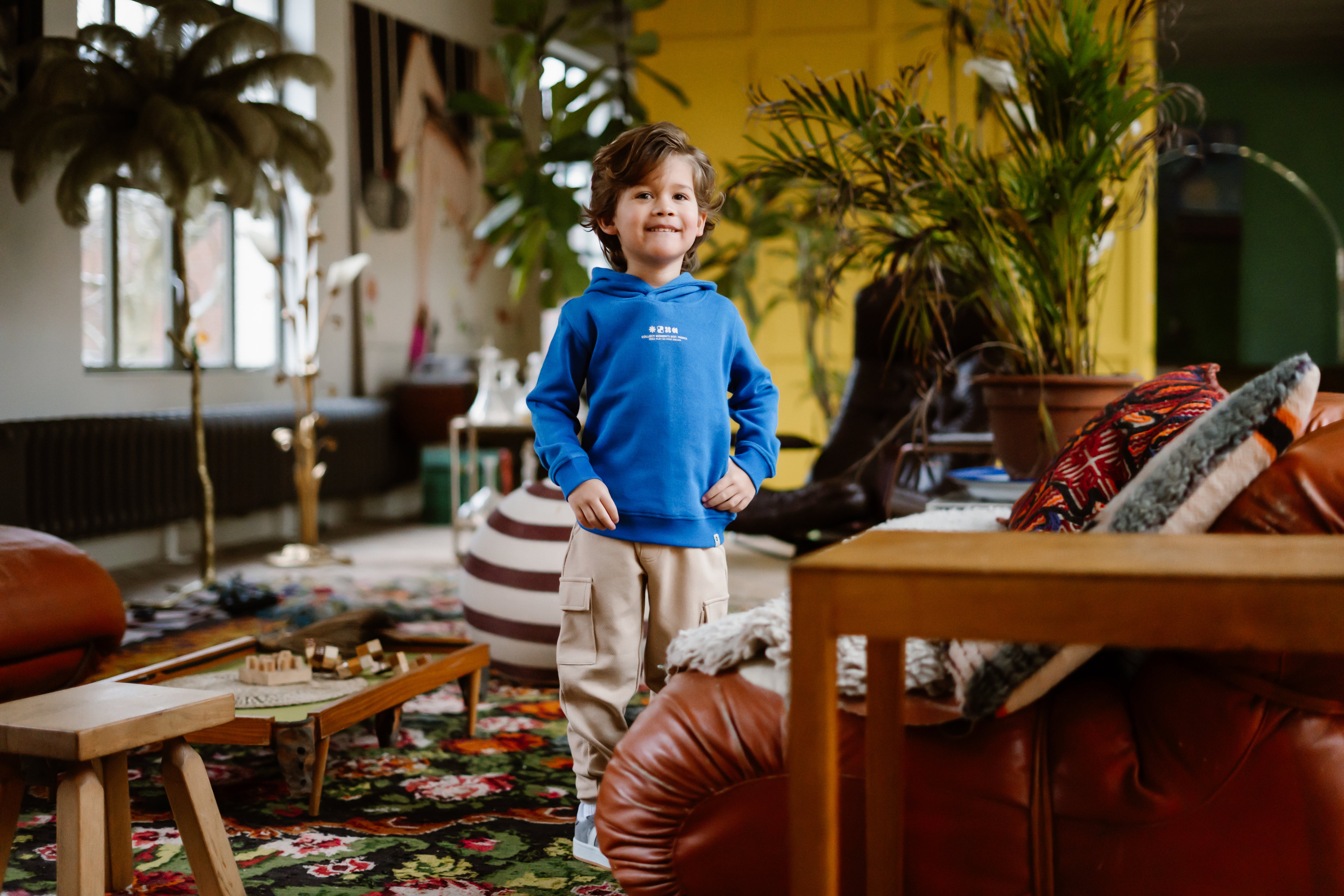 DAILY7 Hoodie Backprint - Dusty Kobalt sfeerfoto