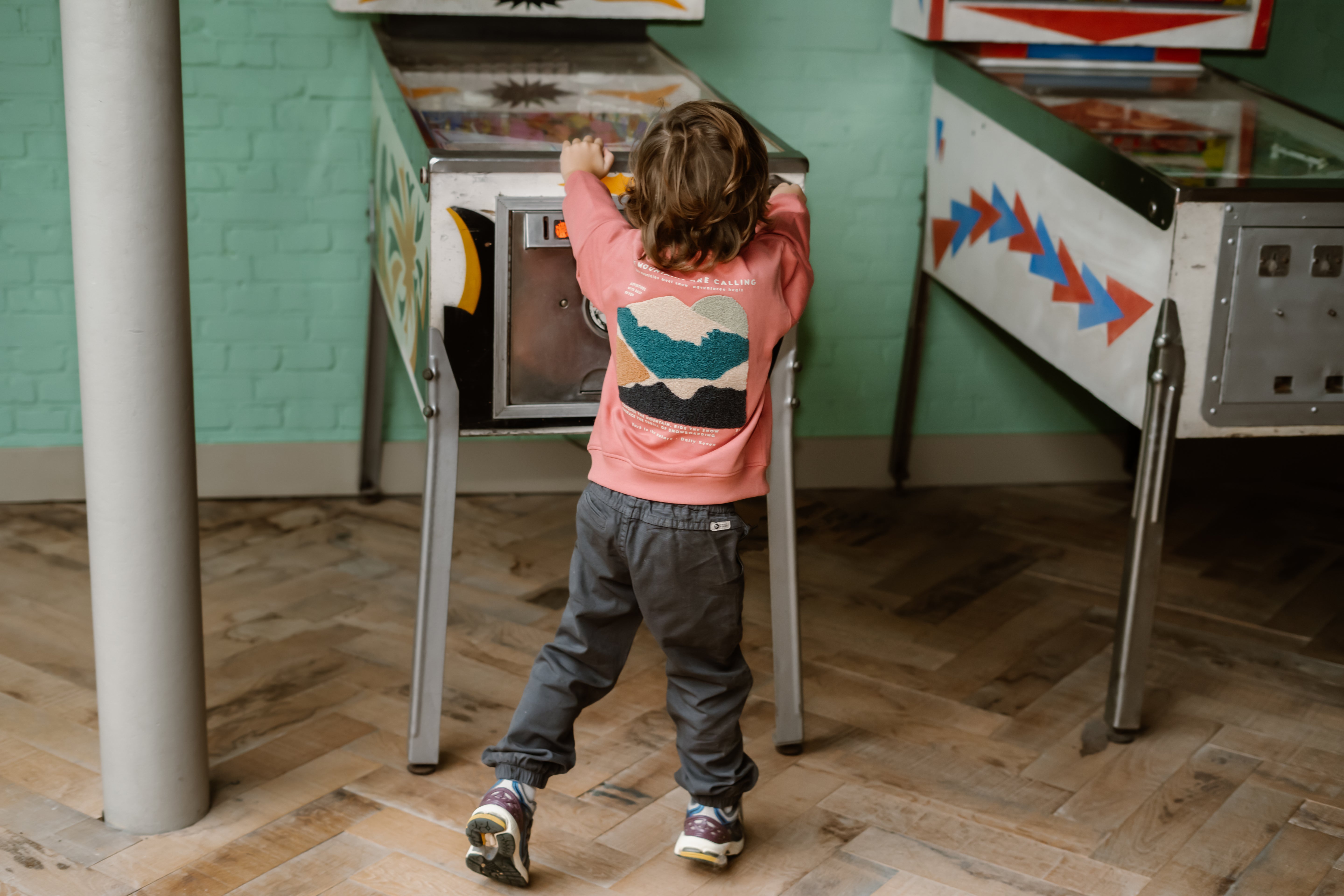 DAILY7 Oversized Sweater Backprint - Coral Clay sfeer foto