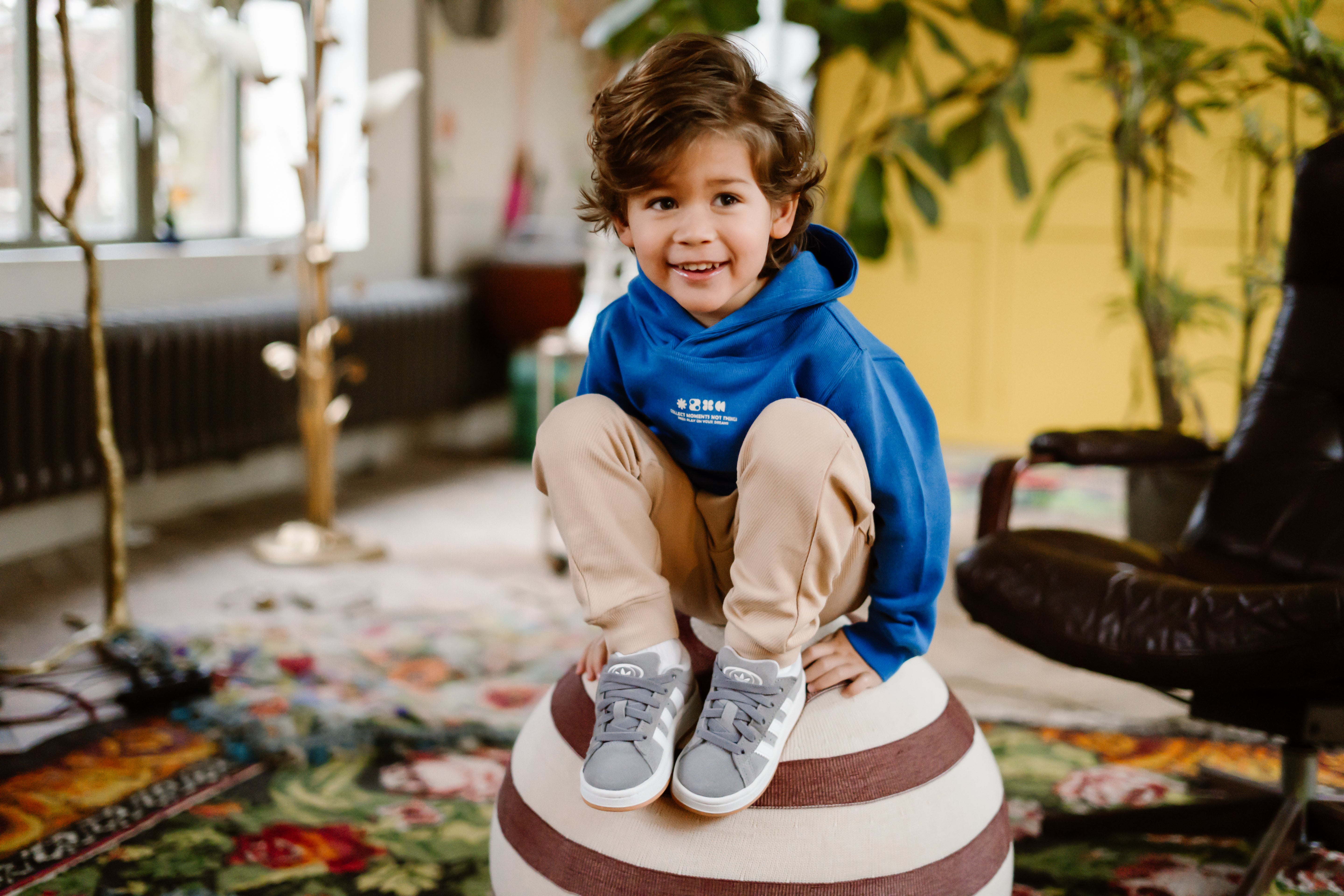 DAILY7 Hoodie Backprint - Dusty Kobalt sfeer foto