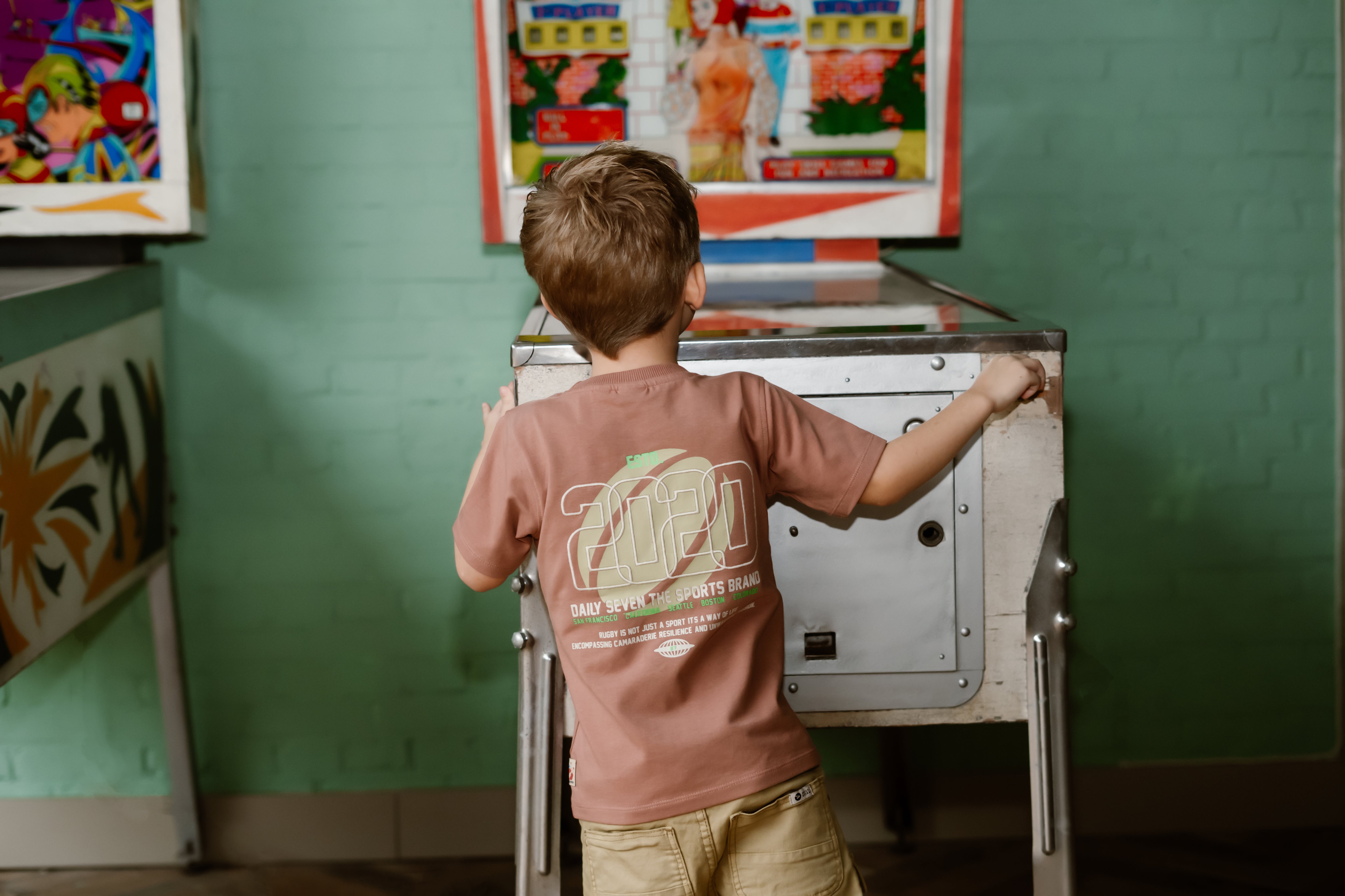 DAILY7 T-Shirt Backprint - Burlwood sfeerfoto