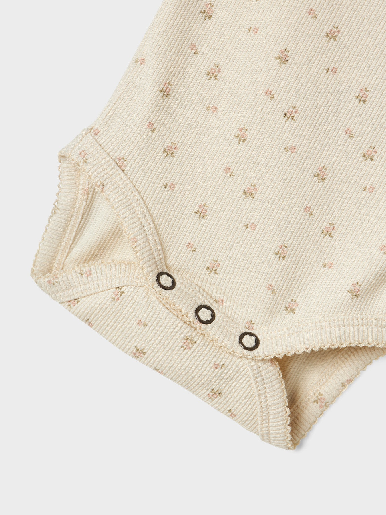 Lil' Atelier LS Slim Body Noos - Turtledove Flower detail