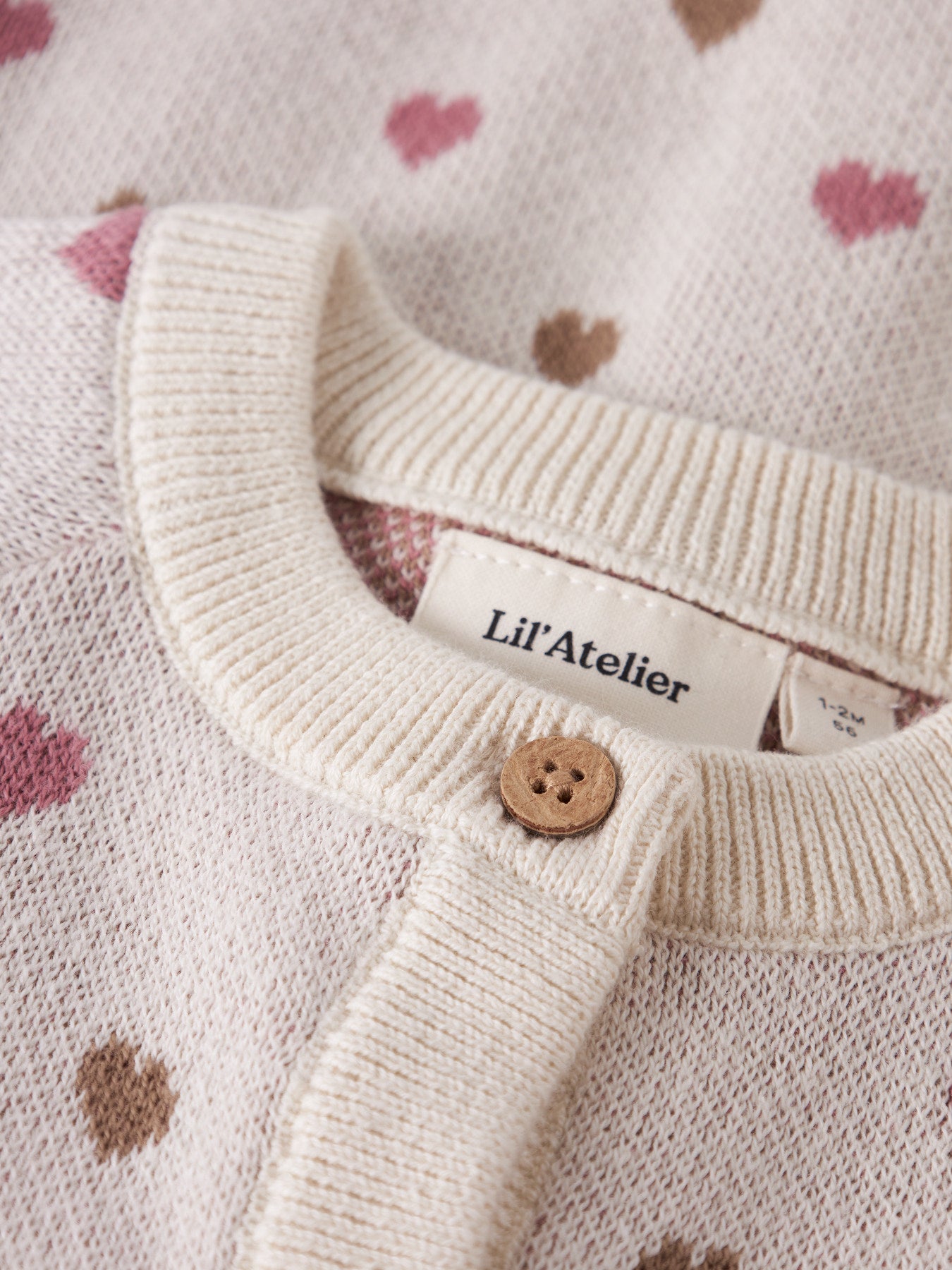 Lil' Atelier LS Knit Card Heart - Turtledove Sepia Tint detail