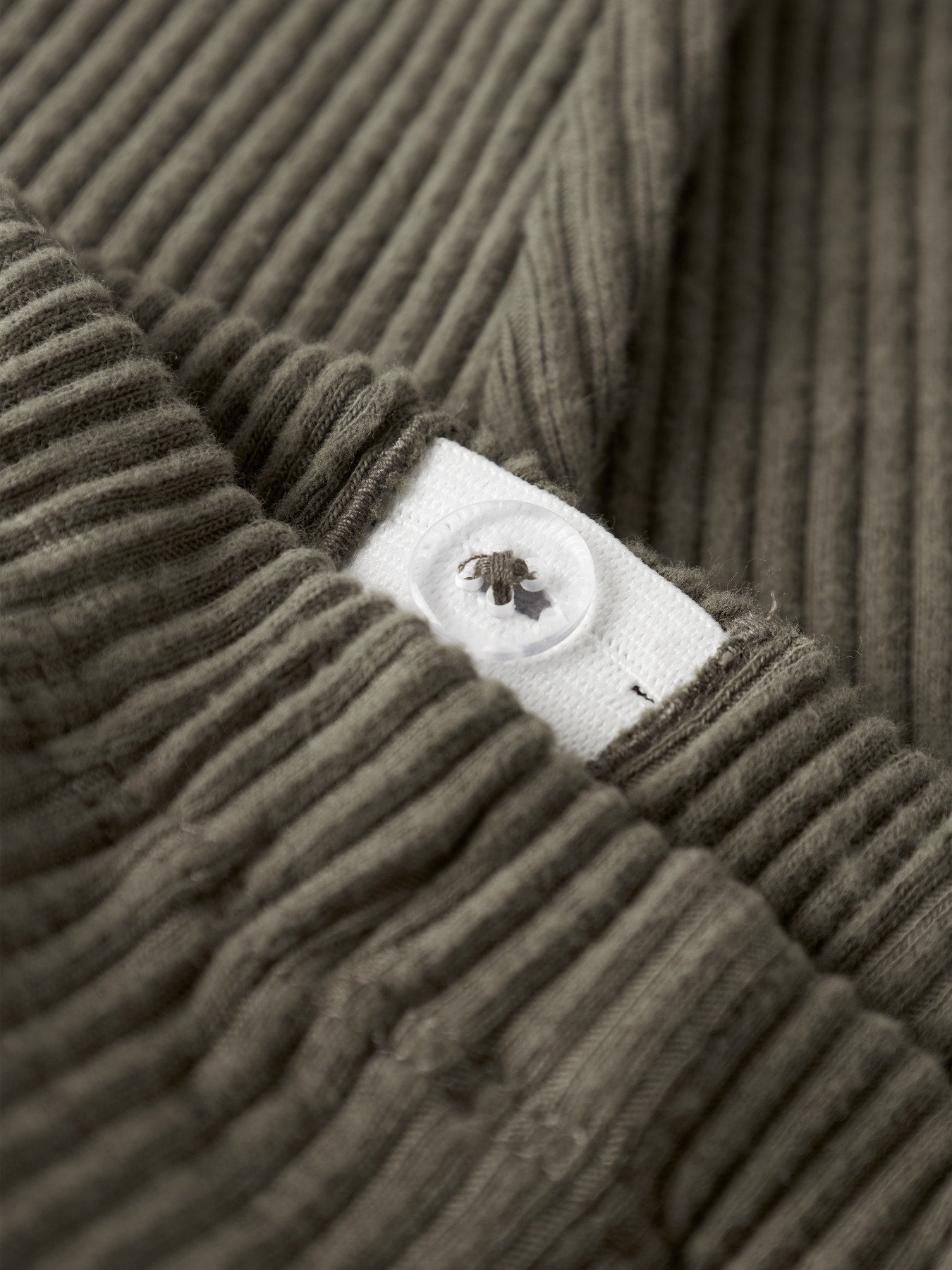 Lil' Atelier Man Loose Pant - Sea Turtle detail