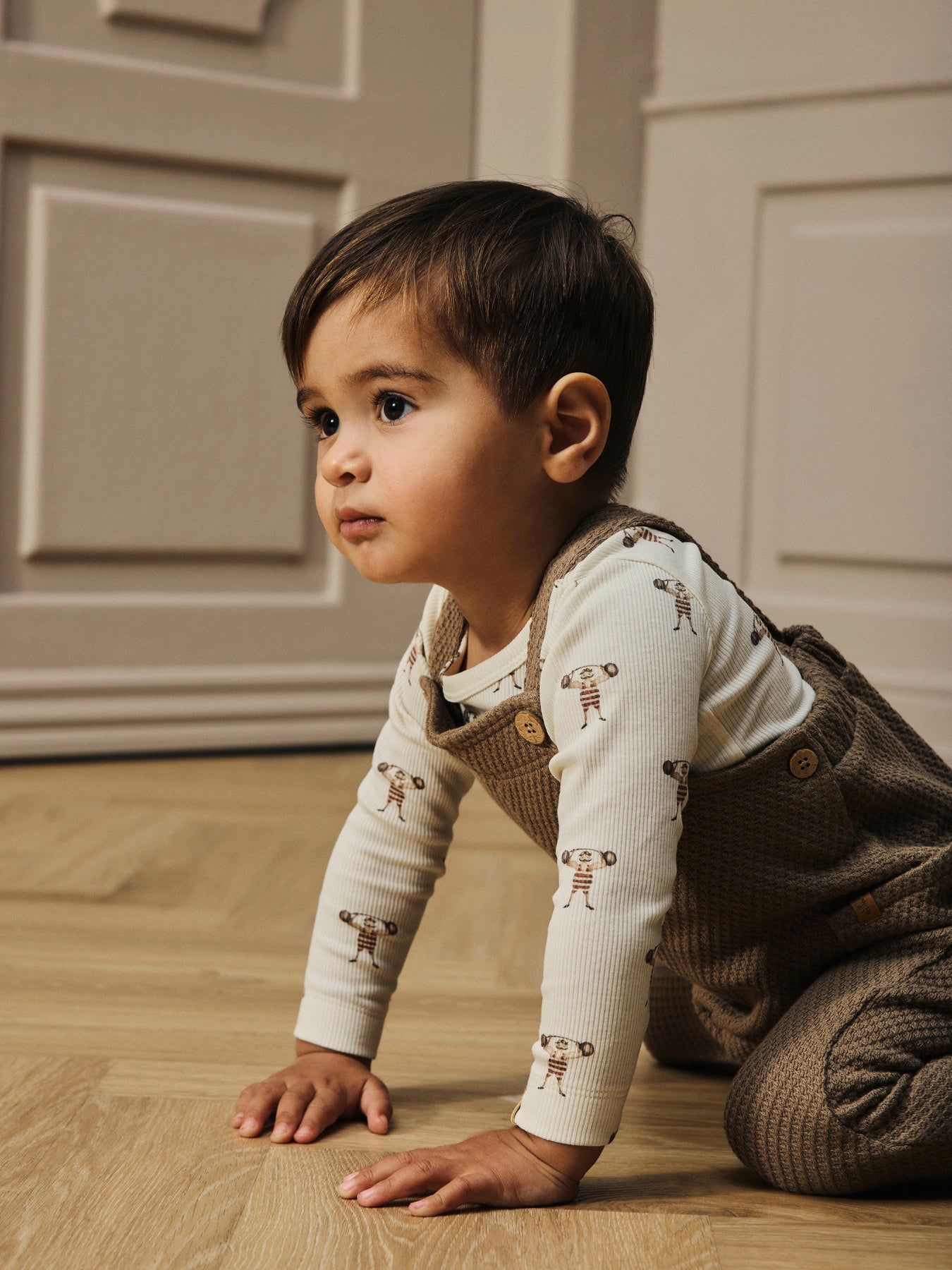 Lil' Atelier Enk LS Slim Body - Turtledove STRONG Man sfeer foto