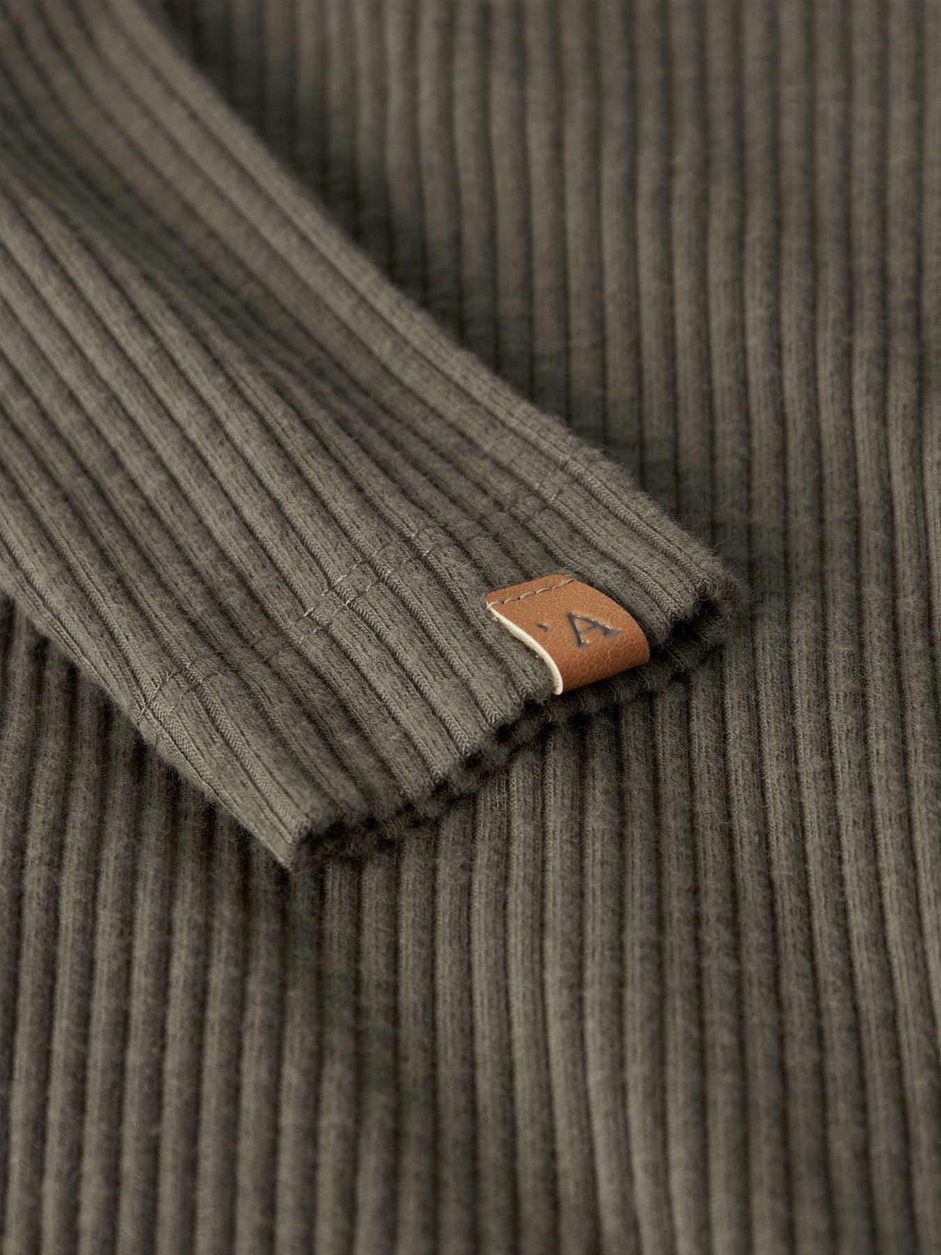 Lil' Atelier Mal LS Slim Body - Sea Turtle detail