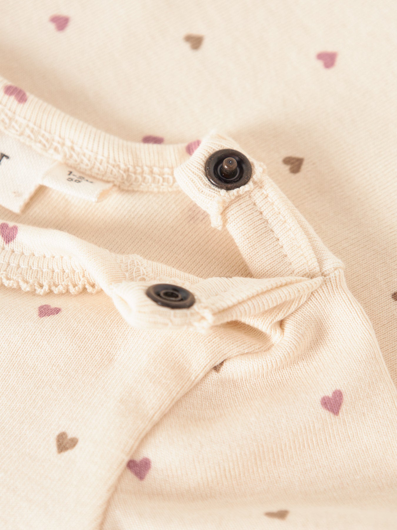 Lil' Atelier LS Slim Body - Turtledove Heart detail