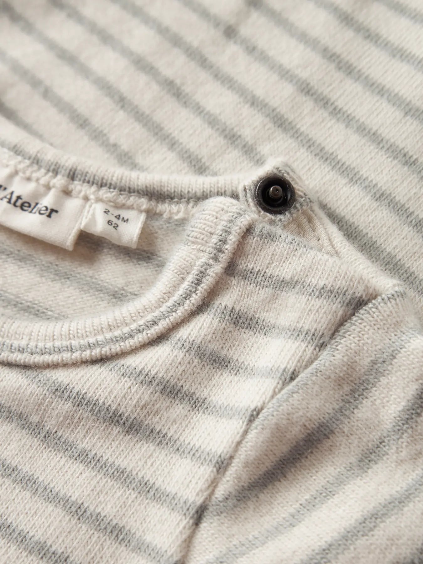 Lil' Atelier Keo LS Slim Body - Turtledove Pigeon detail