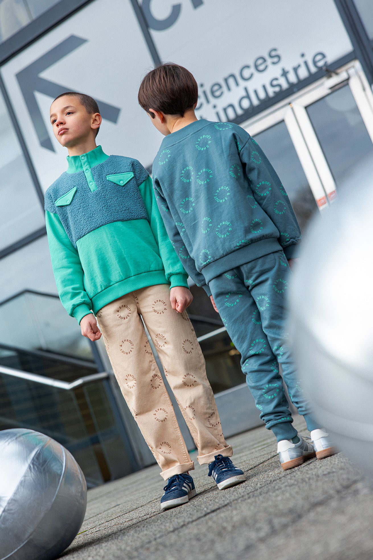 Sproet & Sprout Sweatpants Shady Green Sproet Print Sfeerfoto Broek Aan