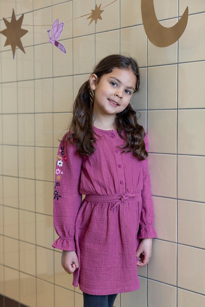 Jubel Jurk AOP - Shine Bright Sfeerfoto Jurk Aan