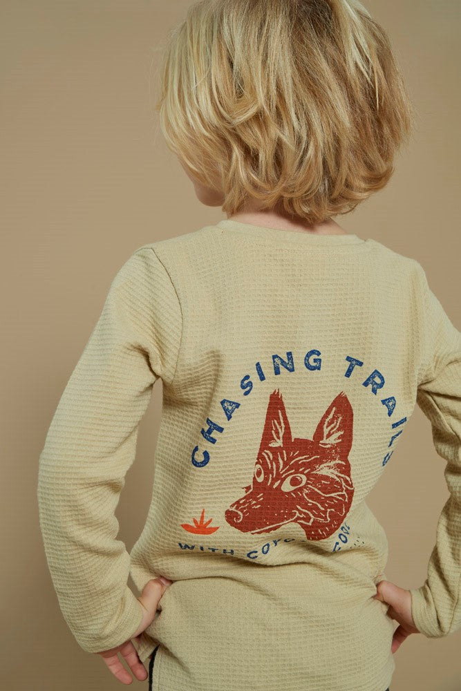 Sturdy Longsleeve Wafelstructuur - Chasing Trails Sfeerfoto Longsleeve Aan