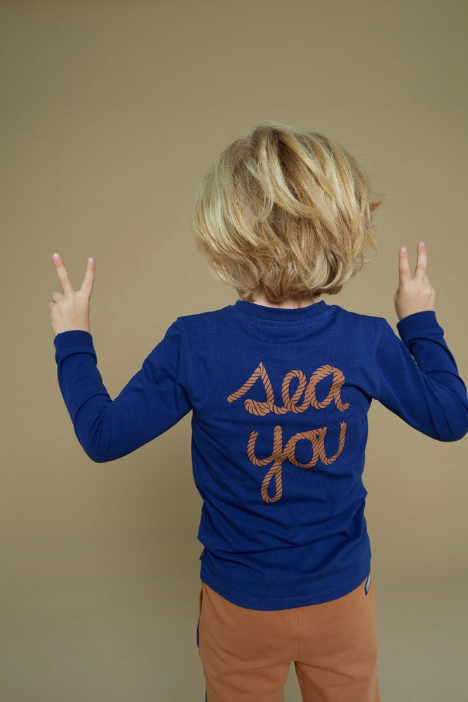 Sturdy Longsleeve - Waves And Whales Sfeerfoto Longsleeve Aan