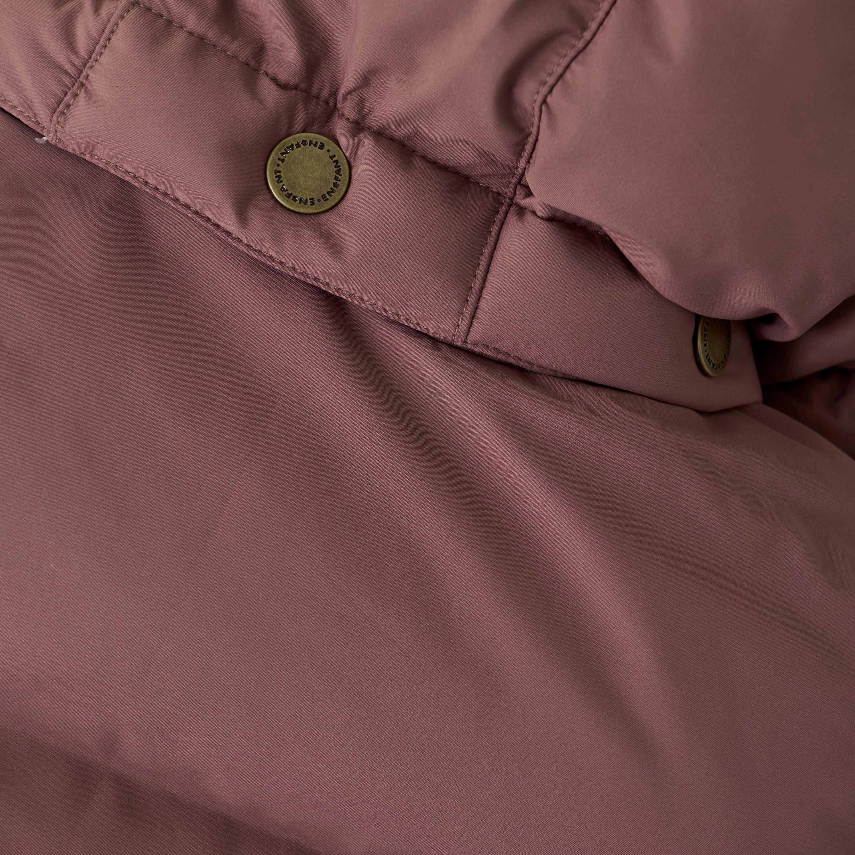 En Fant Jacket Quilt Solid Seamless Channels - Rose Taupe Detailfoto