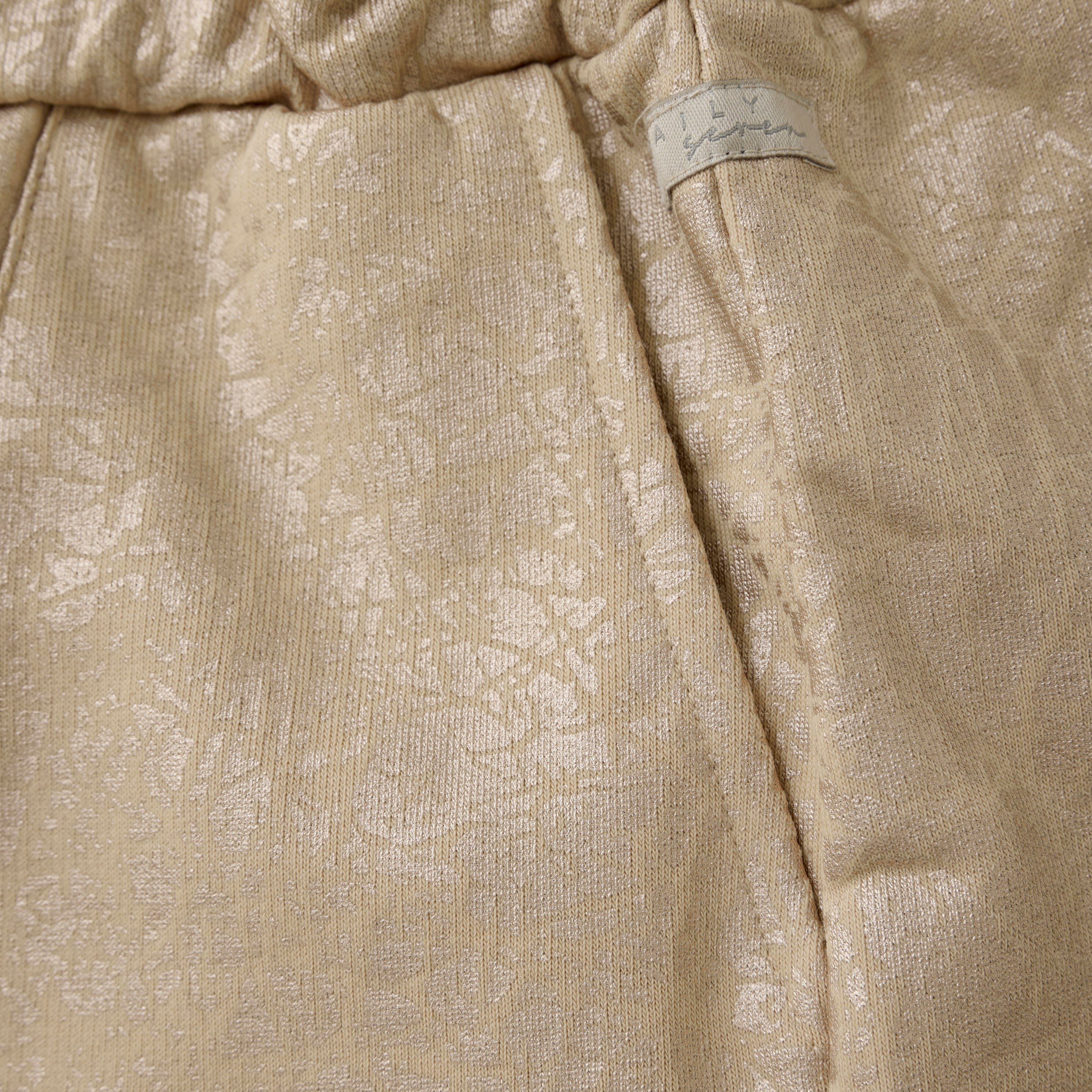 DAILY7 Fancy Paperbag Short - Latte Sand detail