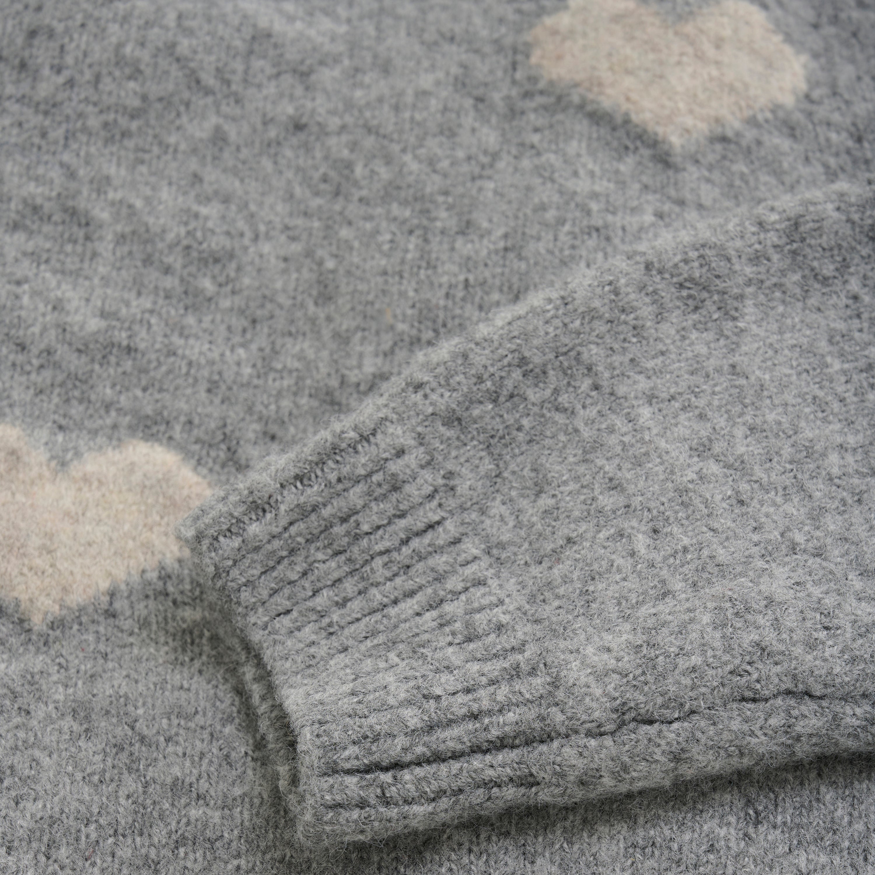 DAILY7 Knitted Sweater Heart detail