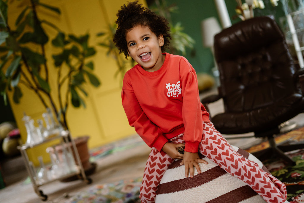 De nieuwe wintercollectie van Daily7 is er!
Stoere styles, comfortabele fits en warme materialen maken deze collectie perfect voor actieve, nieuwsgierige kids. Denk aan zachte sweaters, gevoerde jassen en veelzijdige laagjes in winterse tinten met een speelse twist.

Of het nu gaat om buiten spelen of een relaxed weekend thuis – met Daily7 zit je altijd goed: stijlvol, praktisch en klaar voor elk avontuur.