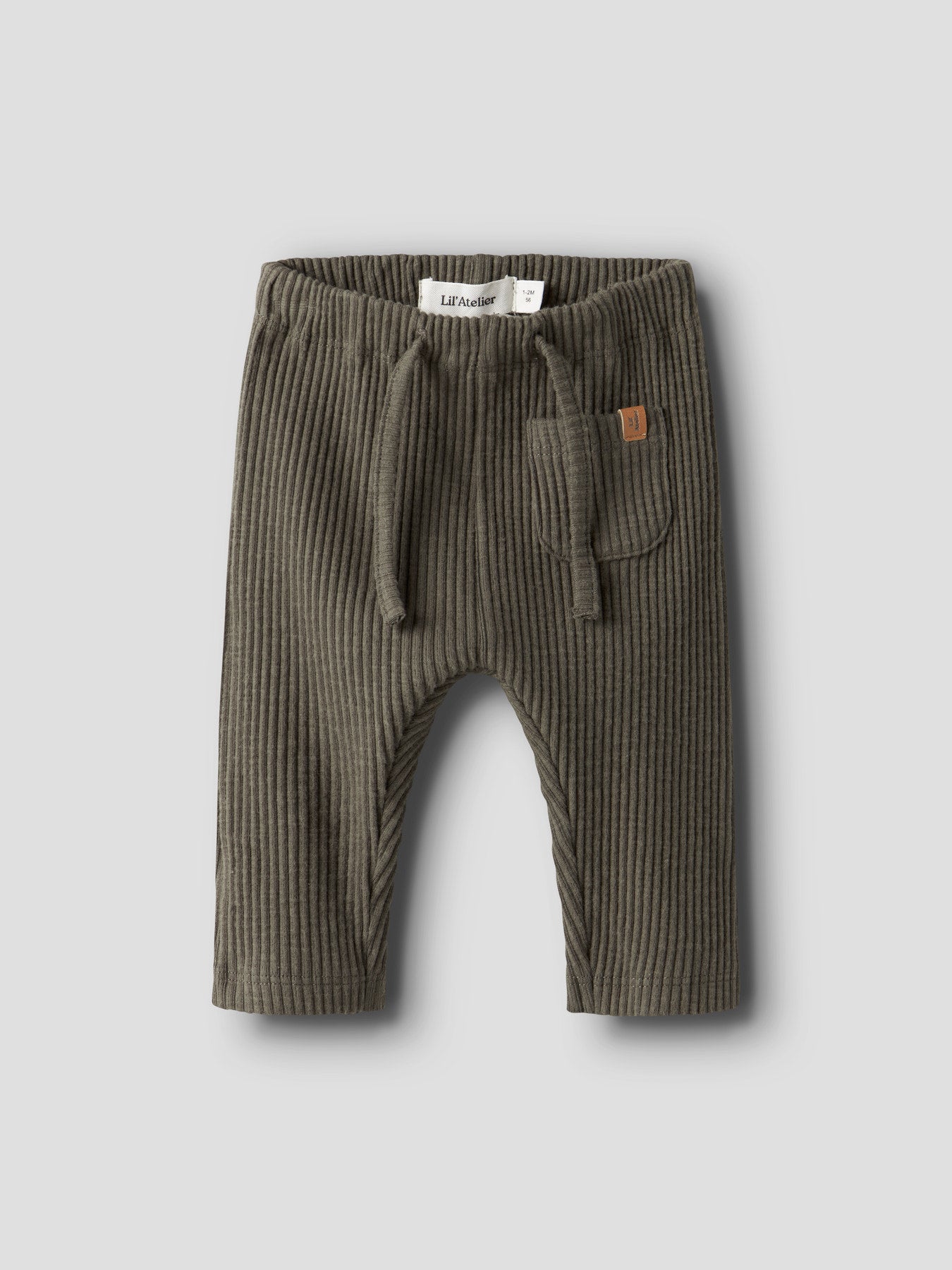 Lil' Atelier Man Loose Pant - Sea Turtle voorzijde