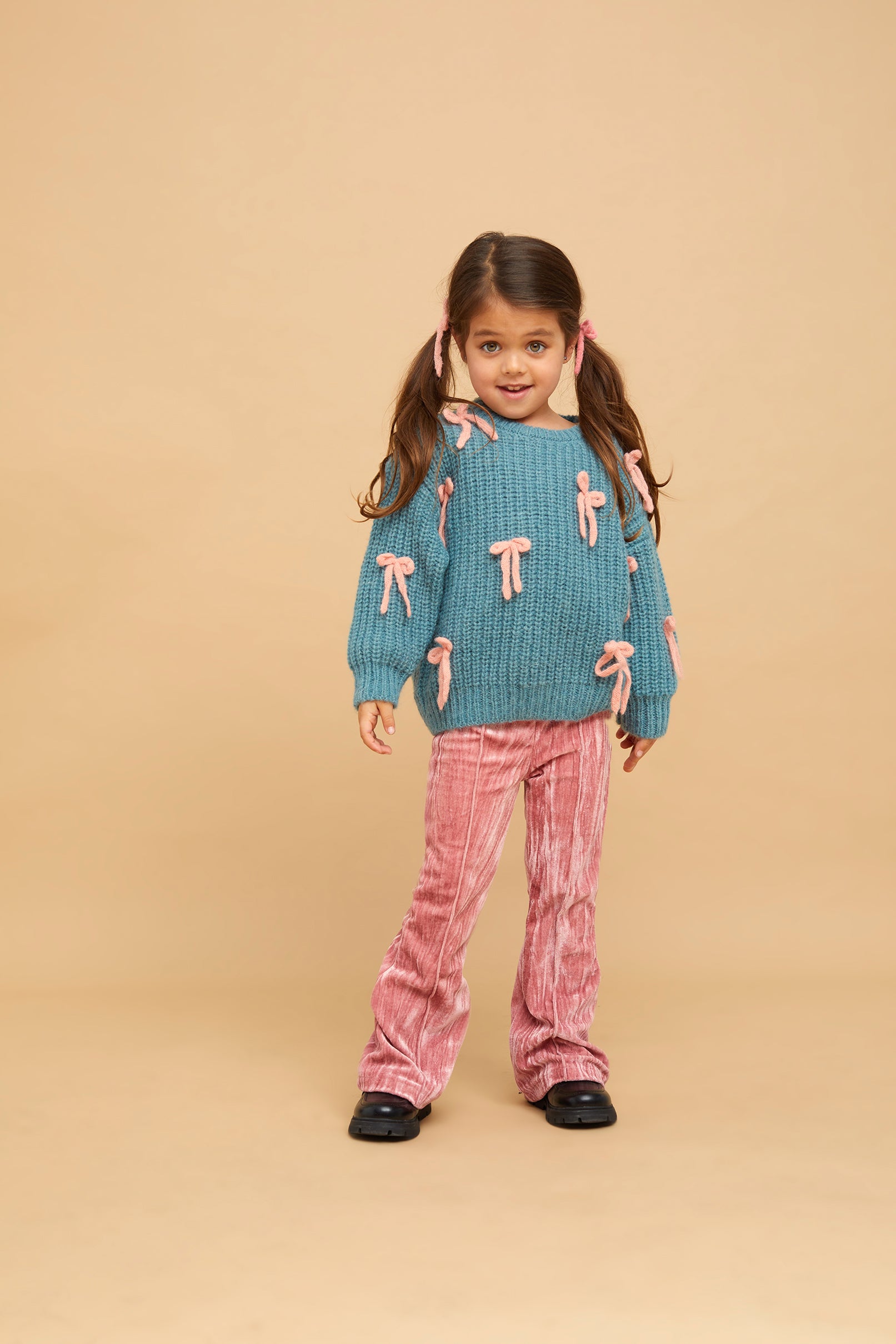 Sproet & Sprout Velvet Flare Pants Sfeerfoto Aan