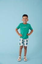 Jongen met Sturdy T-Shirt Groen - Explore More