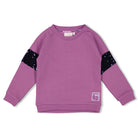 Detail van de sprankelende sequins op de Jubel Sweater - Wild Soul, Violet kleur, ontworpen voor kinderen die van mode en glamour houden Voorzijde