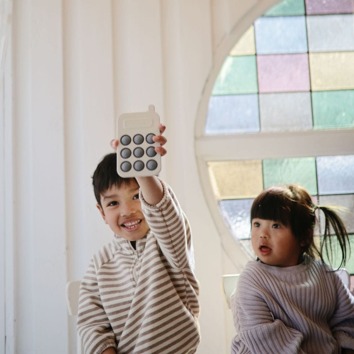 Press Toy Cellphone Tradewinds Sfeerfoto