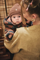 Z8 Naim Teddy Jacket - Amber Brown/AOP Sfeerfoto en Z8 Mayar Hat -  Amber Brown
